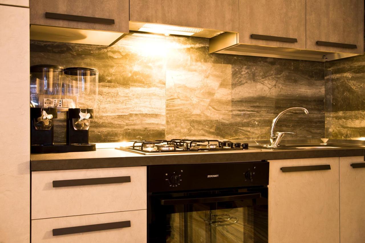 Suite Napoli Sotterranea Con Vasca Idromassaggio Luaran gambar