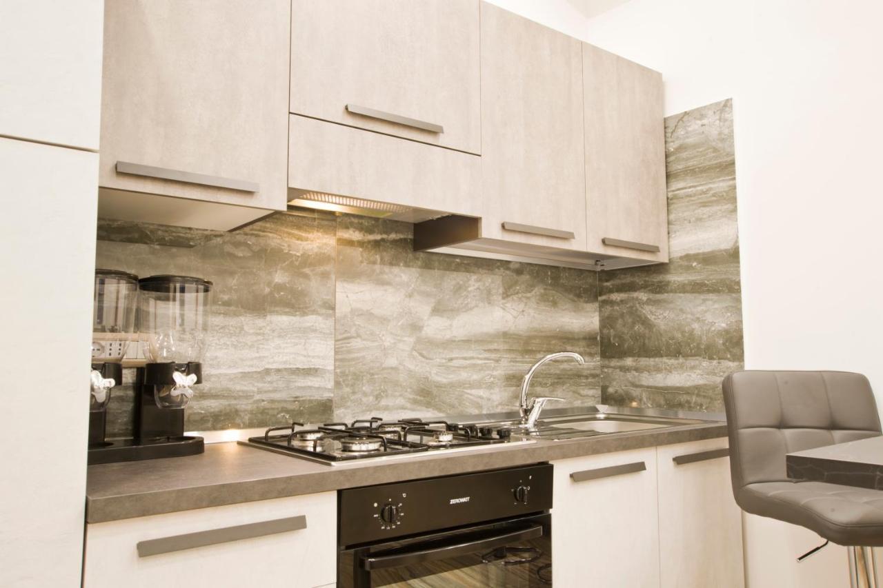 Suite Napoli Sotterranea Con Vasca Idromassaggio Luaran gambar