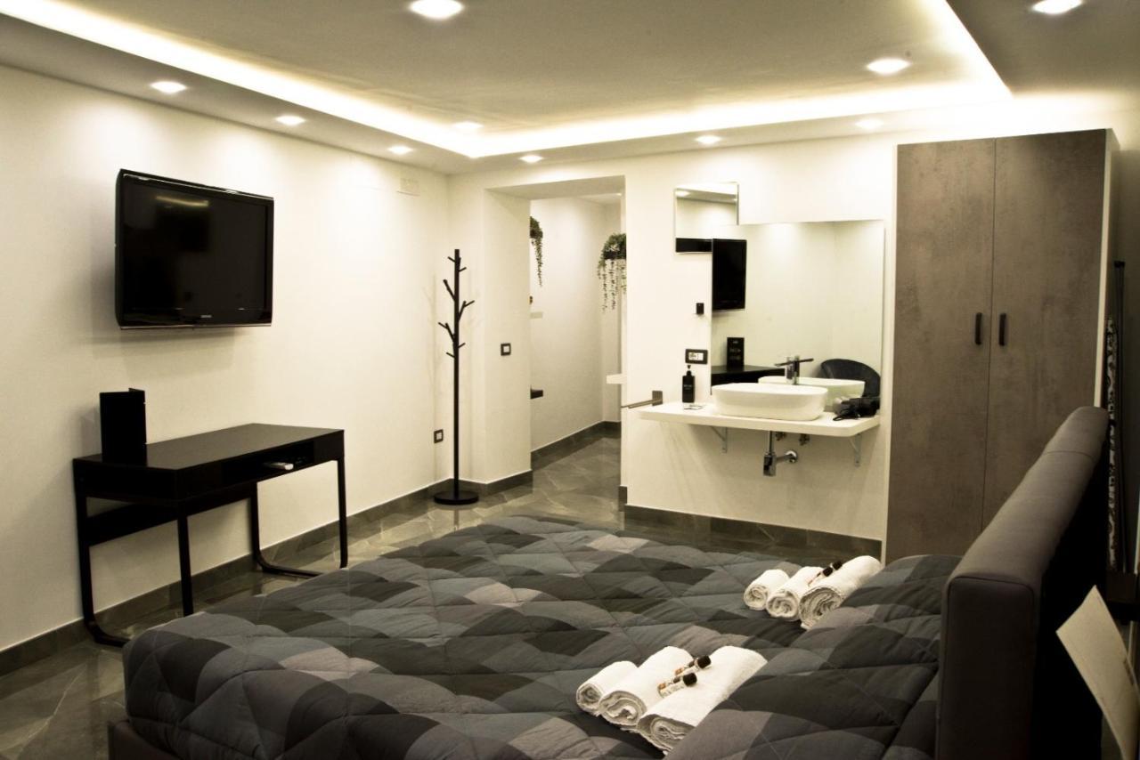 Suite Napoli Sotterranea Con Vasca Idromassaggio Luaran gambar