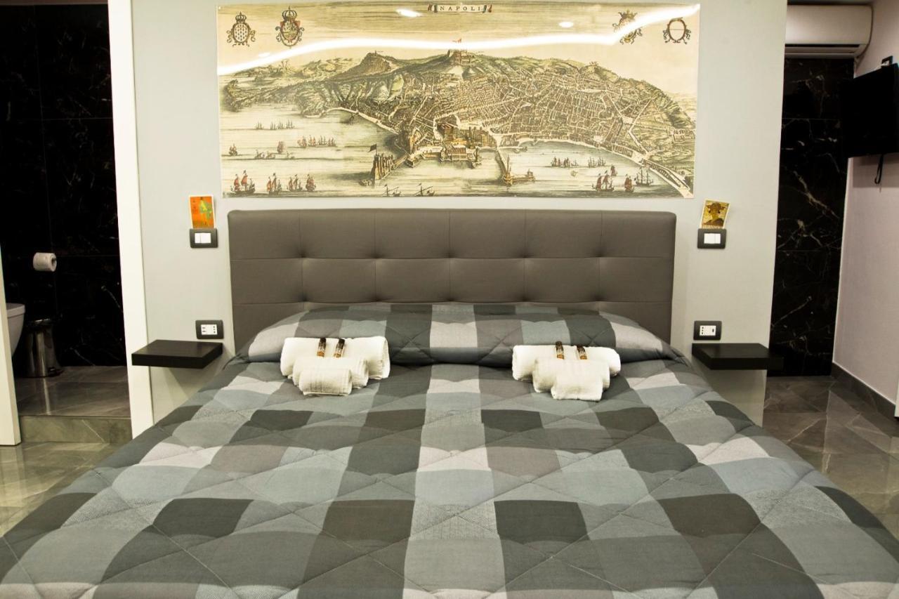 Suite Napoli Sotterranea Con Vasca Idromassaggio Luaran gambar