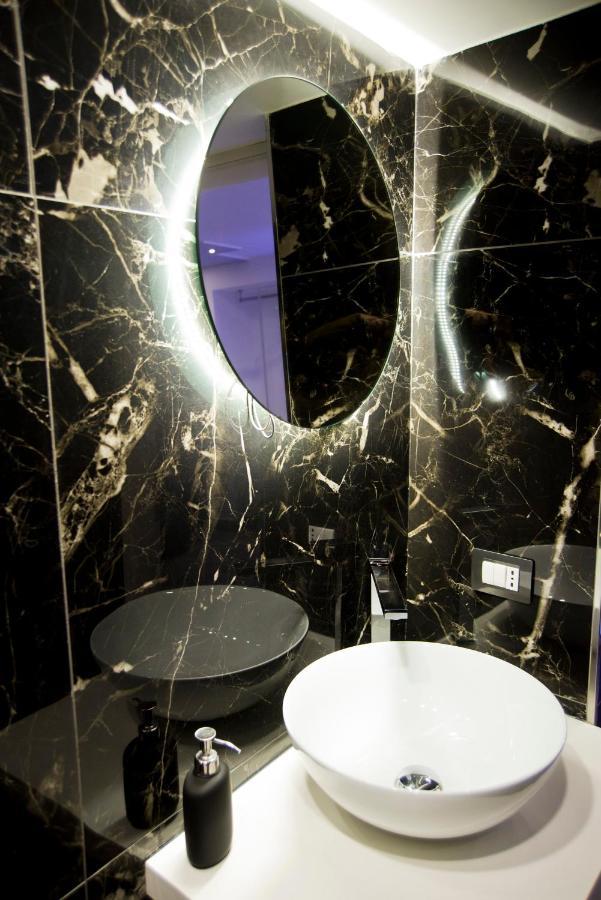 Suite Napoli Sotterranea Con Vasca Idromassaggio Luaran gambar