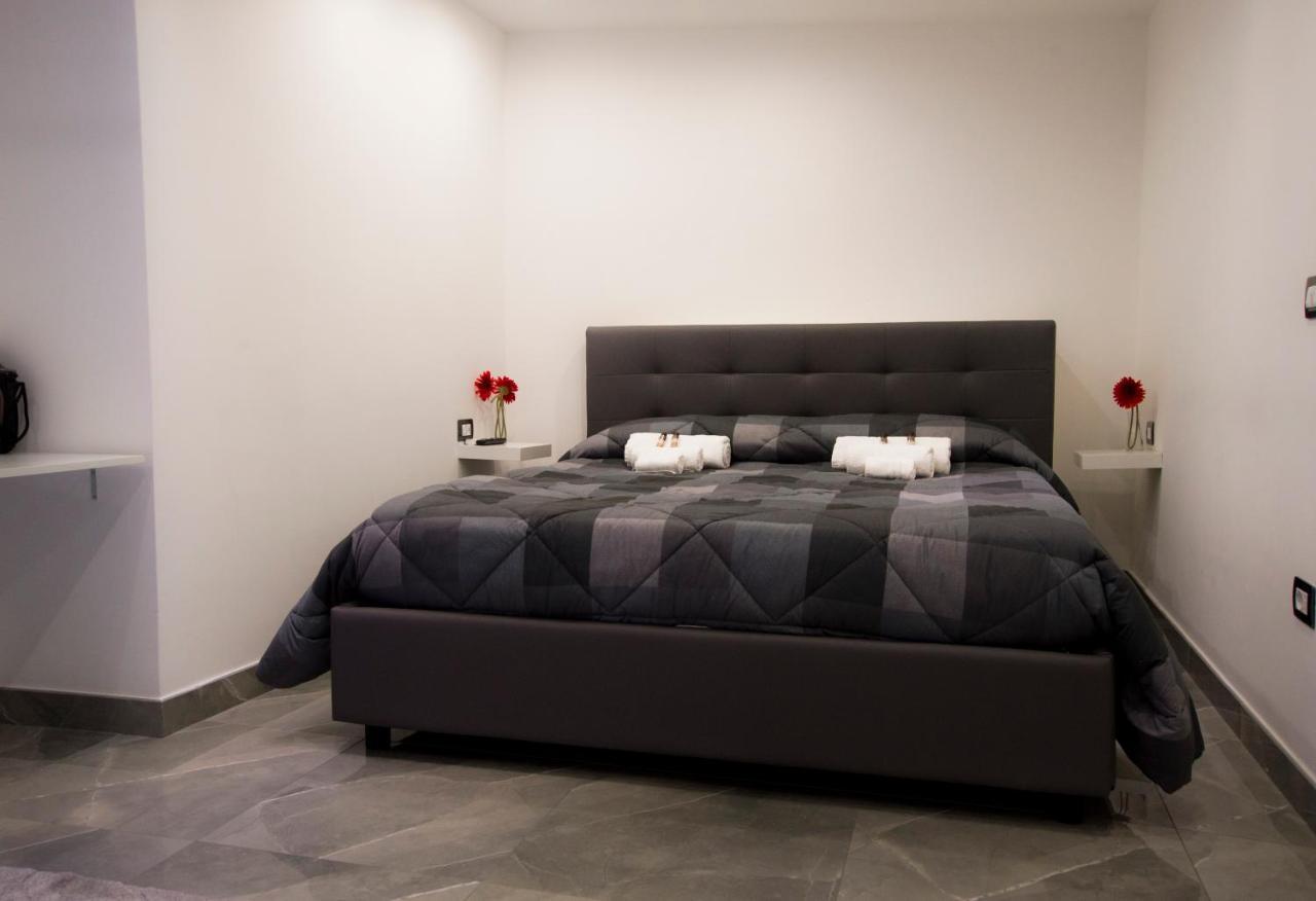 Suite Napoli Sotterranea Con Vasca Idromassaggio Luaran gambar