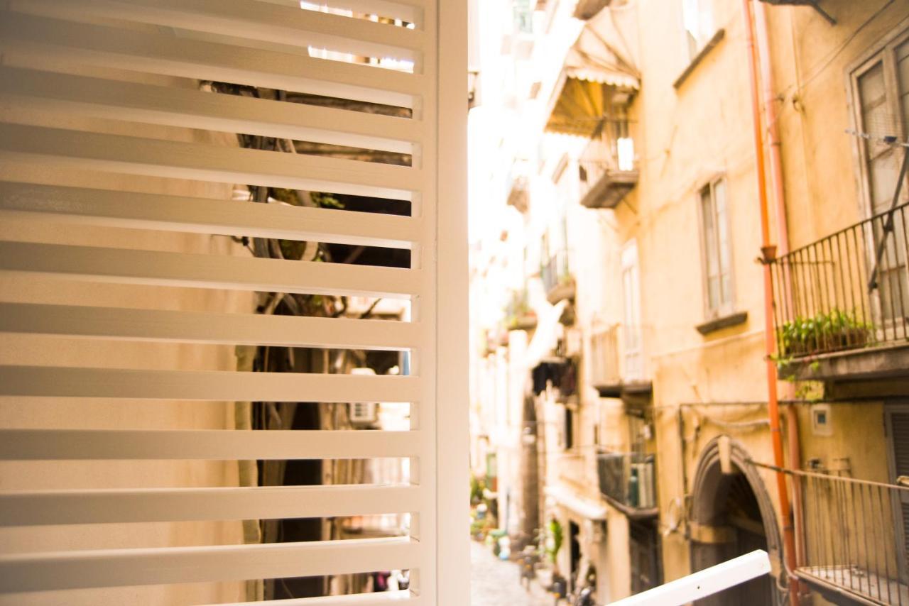 Suite Napoli Sotterranea Con Vasca Idromassaggio Luaran gambar