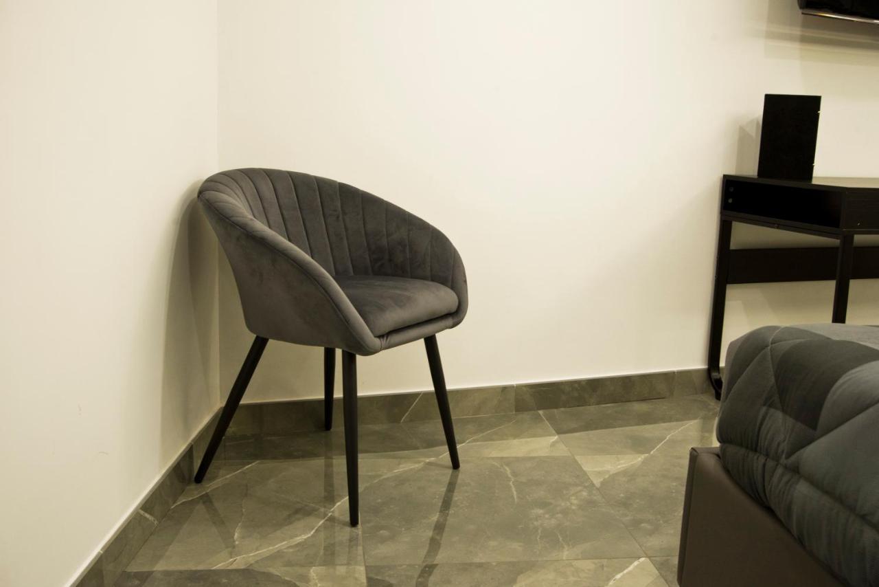 Suite Napoli Sotterranea Con Vasca Idromassaggio Luaran gambar